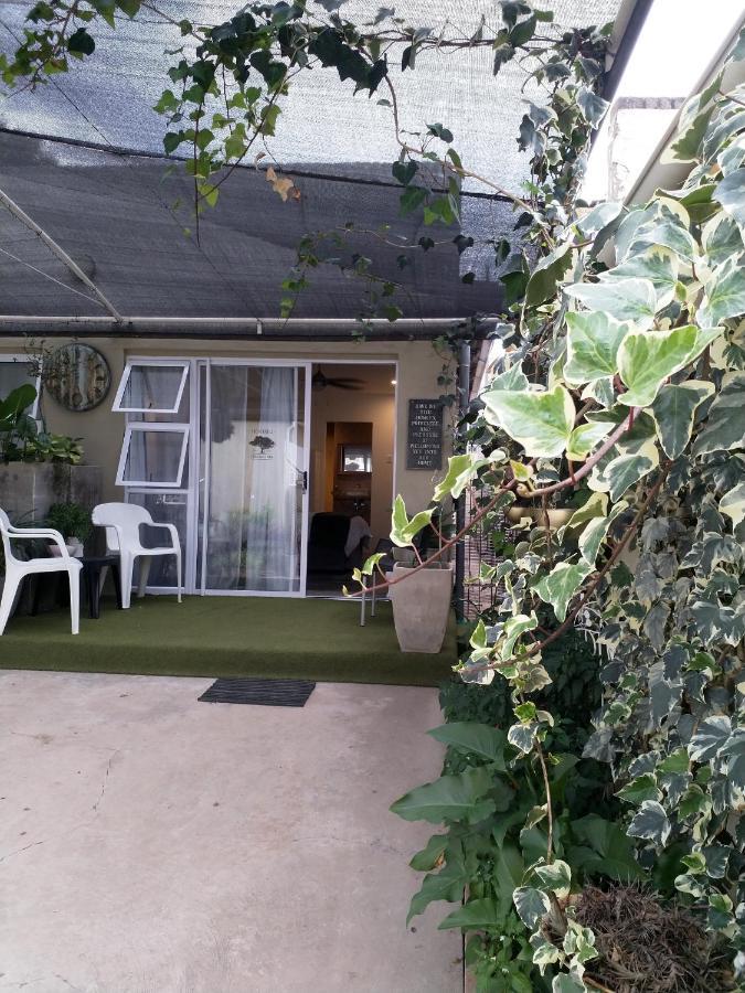 The Oak Treehouse Bnb ควีนส์ทาวน์ ภายนอก รูปภาพ